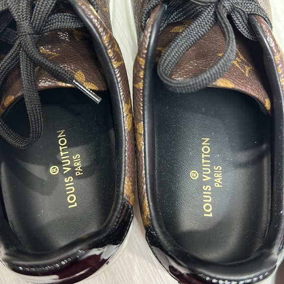 Authentic Louis Vuitton frontrow sneakers - Picture 7 of 10